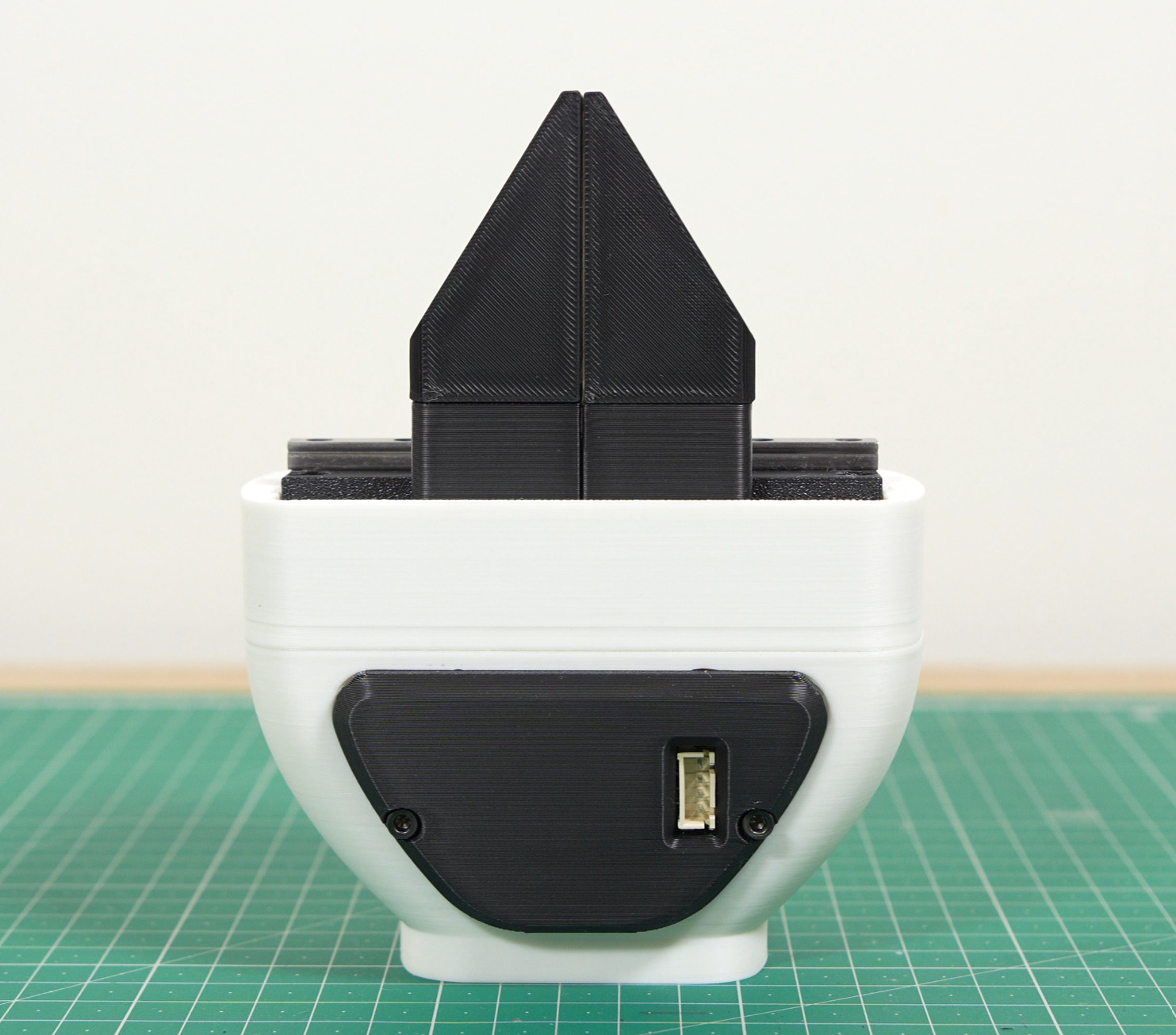 Front view of the assembled gripper